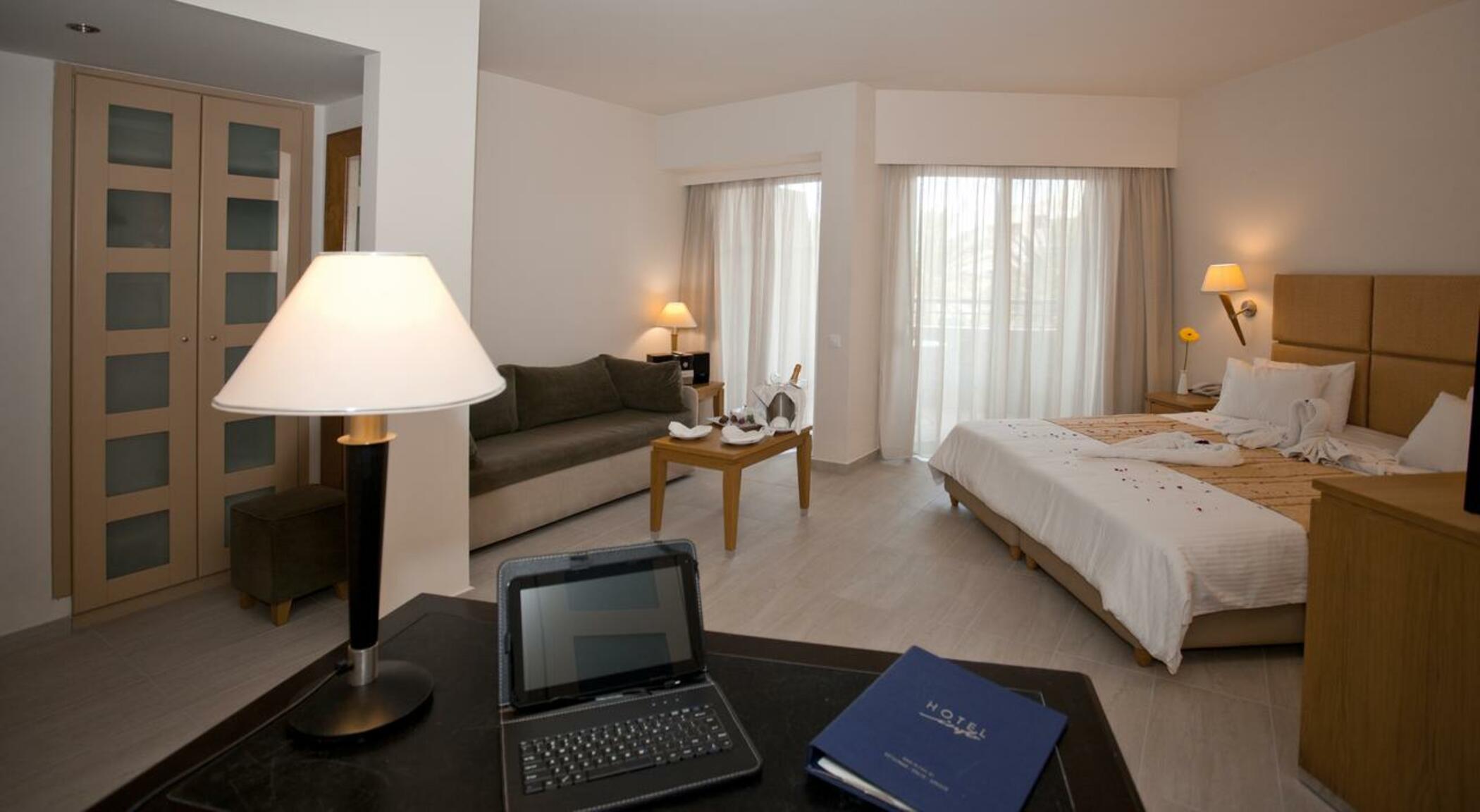 Minos Hotel Rethymno  Екстер'єр фото