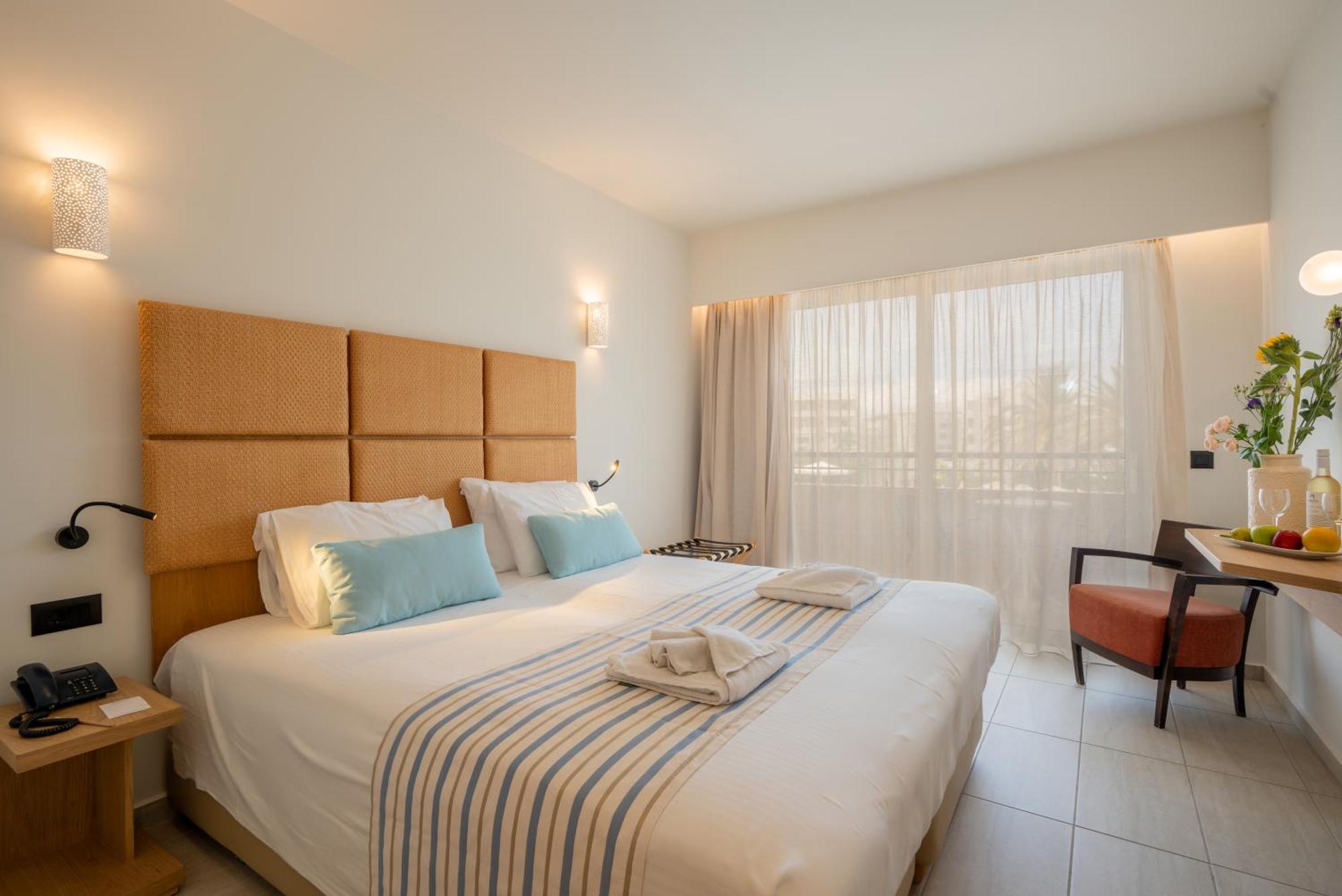 Minos Hotel Rethymno  Екстер'єр фото